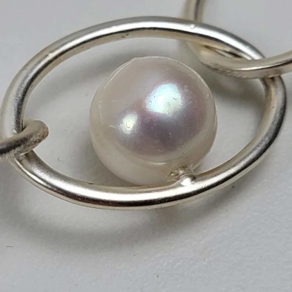 Karine Sultan Floating Pearl Necklace Silver-Tone Geometric Link 19 Inch Toggle